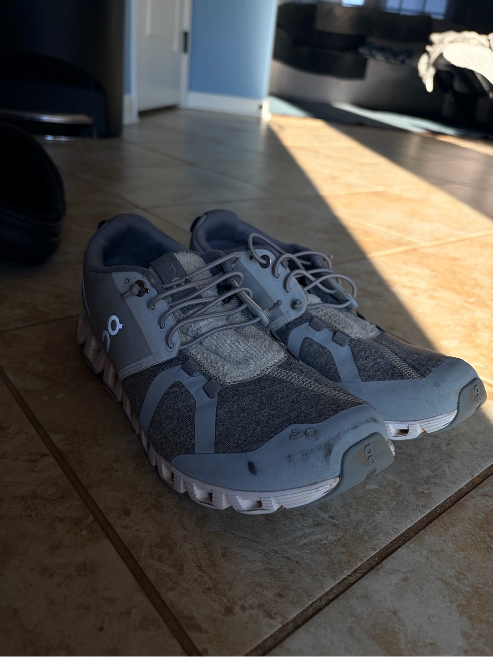 On Cloud Sneakers Women Running Shoes in Gray